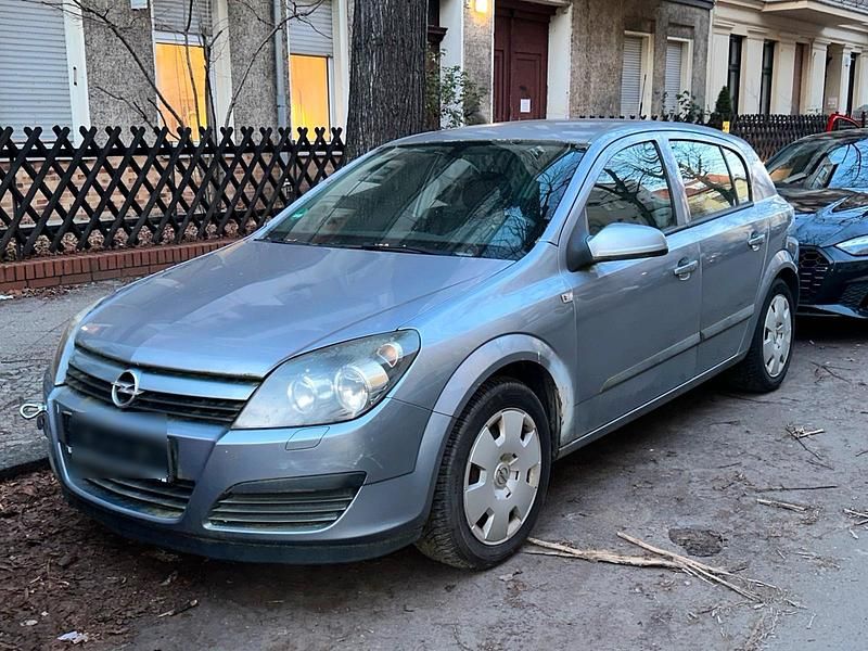 Grau Gebraucht 2004 Opel Astra Kleinwagen | 600 € (Superpreis) - Bild 1/4
