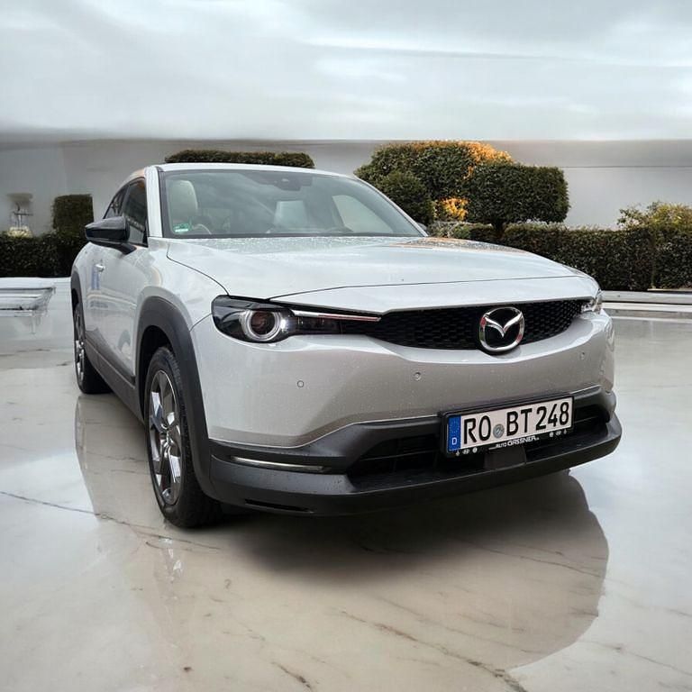 Weiß Gebraucht 2021 Mazda MX30 Prime-Line SUV | 15.500 € (Fairer Preis) - Bild 1/4