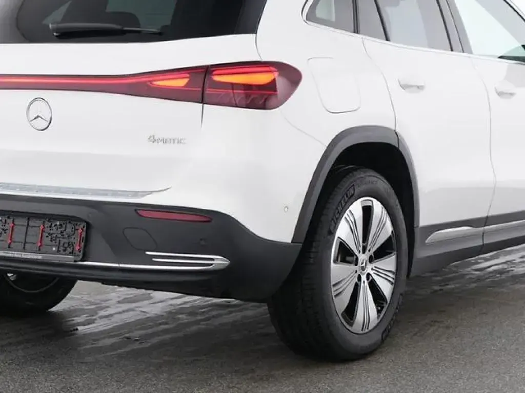 Gebraucht Mercedes EQA300 Advanced 167 kW (228 PS) 2025 Weiß SUV