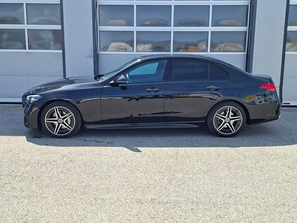 Gebraucht Mercedes C200 AMG 204 PS (150 kW) 2024 Obsidianschwarz (metallic) Limousine