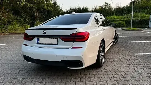 Gebraucht BMW 750 Shadowline 400 PS (294 kW) 2017 Weiß Limousine