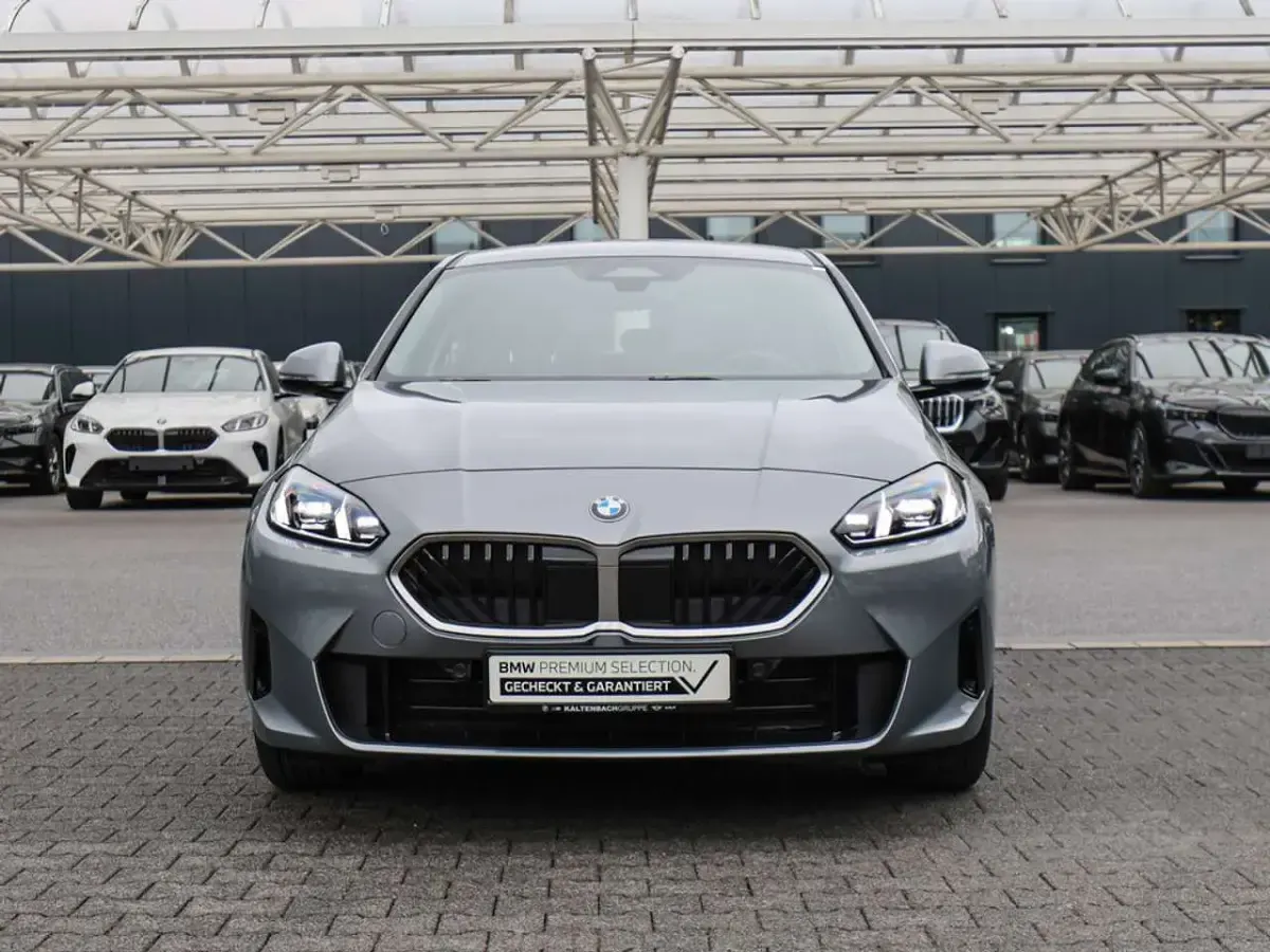Gebraucht BMW 120 163 PS (119 kW) 2025 Grau Kleinwagen