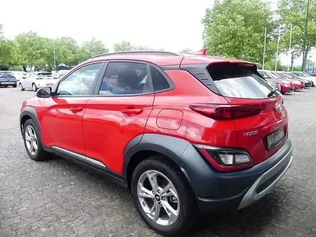 Gebraucht Hyundai Kona Trend 120 PS (88 kW) 2023 Rot SUV