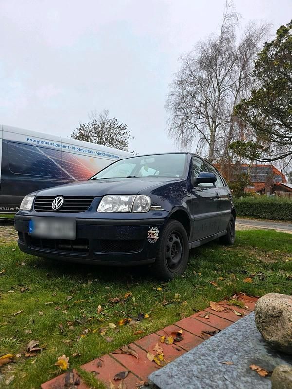 Blau Gebraucht 2001 VW Polo Kleinwagen | 450 € (Fairer Preis) - Bild 1/4