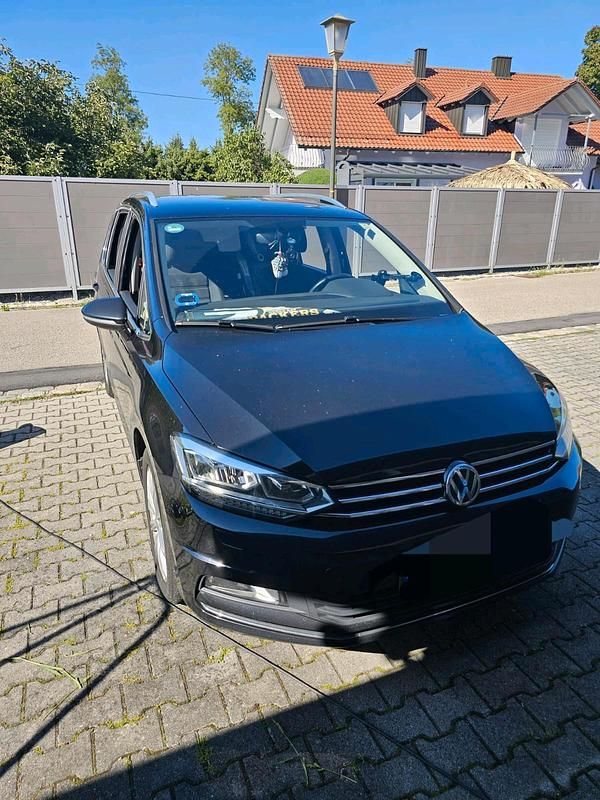 Schwarz Gebraucht 2016 VW Touran Van / Kleinbus | 17.500 € (Fairer Preis) - Bild 1/4