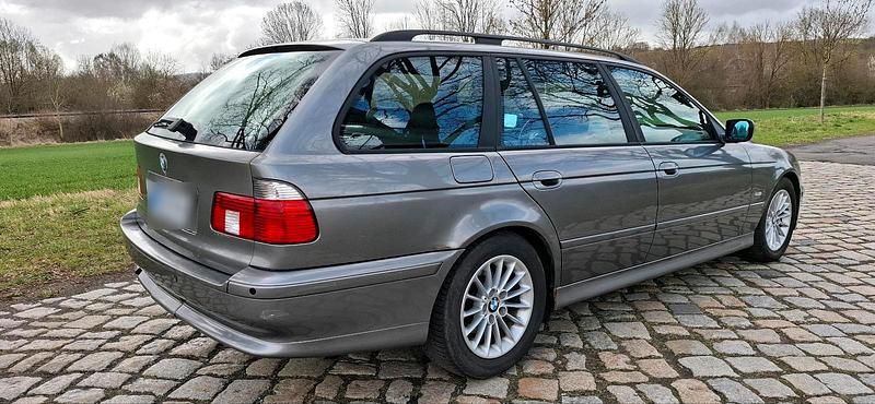 Gebraucht BMW 525 163 PS (119 kW) 2003 Grau Kombi