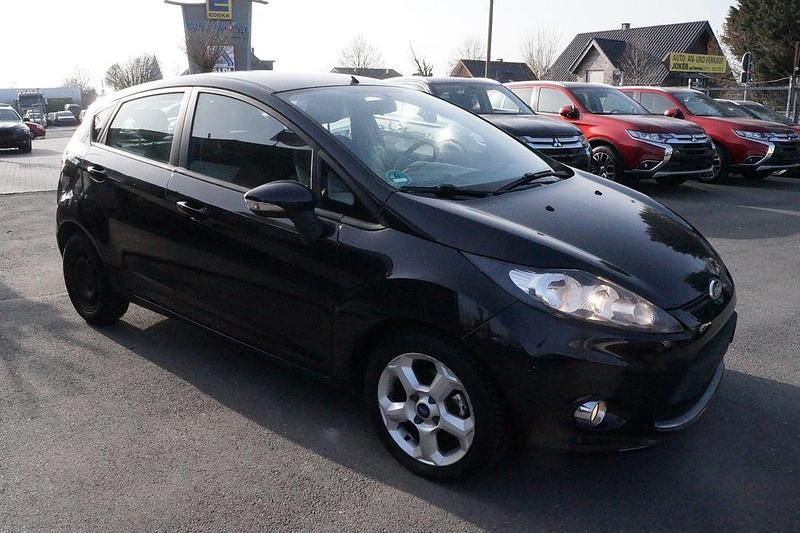 Gebraucht Ford Fiesta Trend 95 PS (69 kW) 2011 Schwarz Kleinwagen