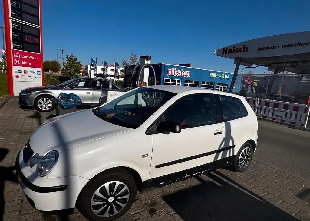 Gebraucht VW Polo Basis 64 PS (47 kW) 2005 Weiß Kleinwagen