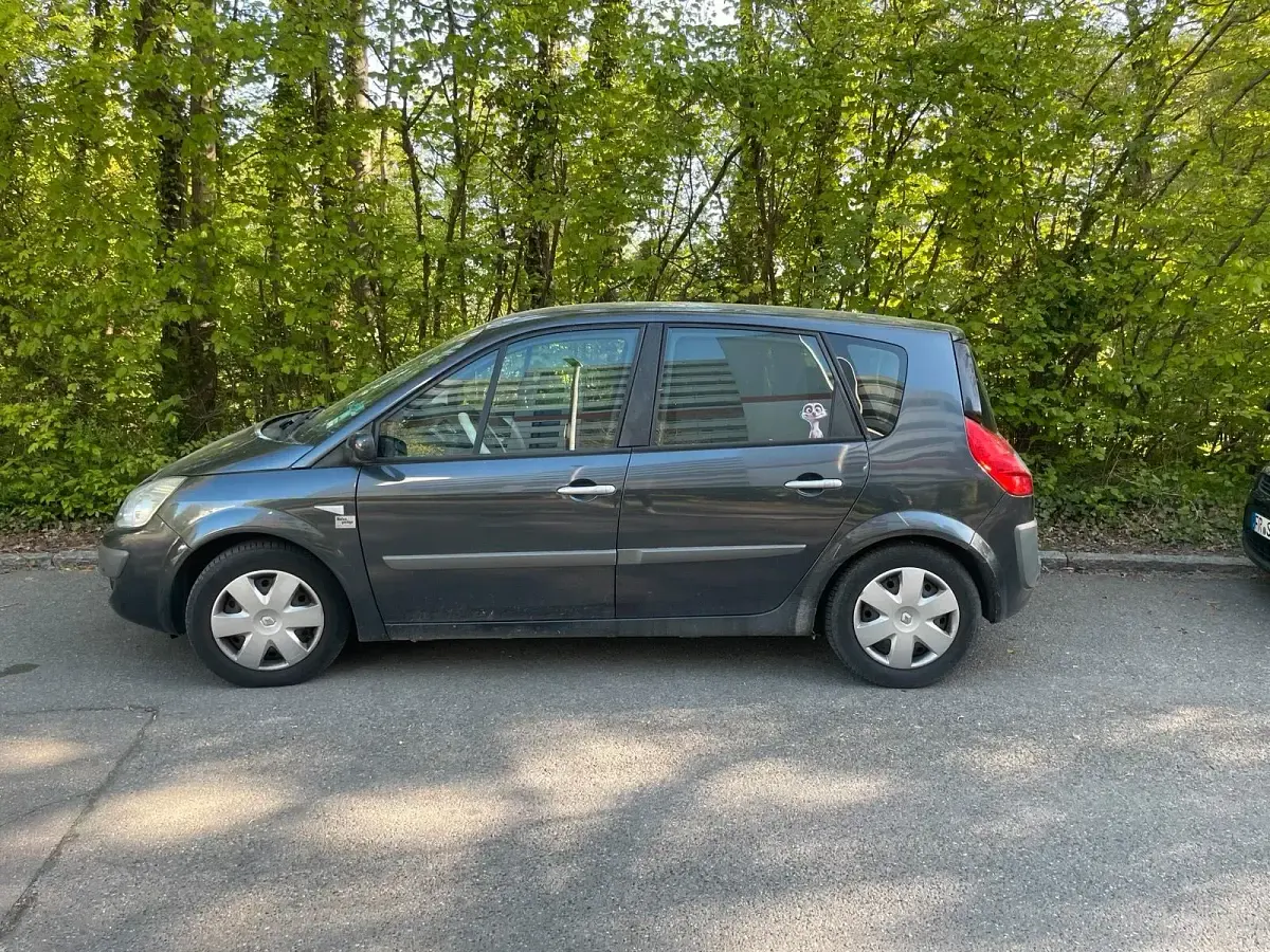 Używany Renault Scénic 131 KM (96 kW) 2008 Czarny Minivan