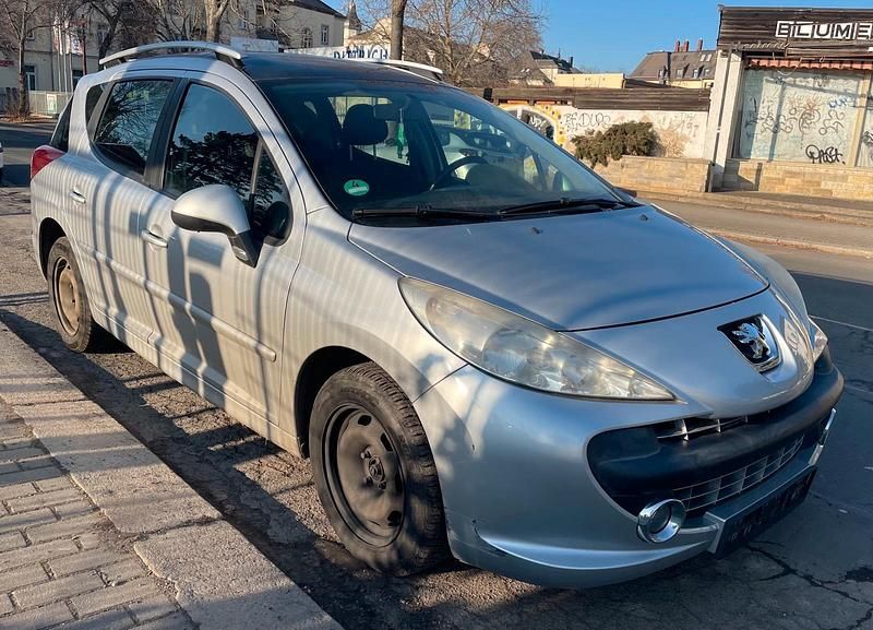 Gebraucht Peugeot 207 95 PS (69 kW) 2008 Grau Kombi
