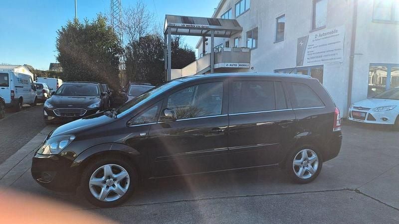 Gebraucht Opel Zafira Edition 116 PS (85 kW) 2011 Schwarz Van / Kleinbus