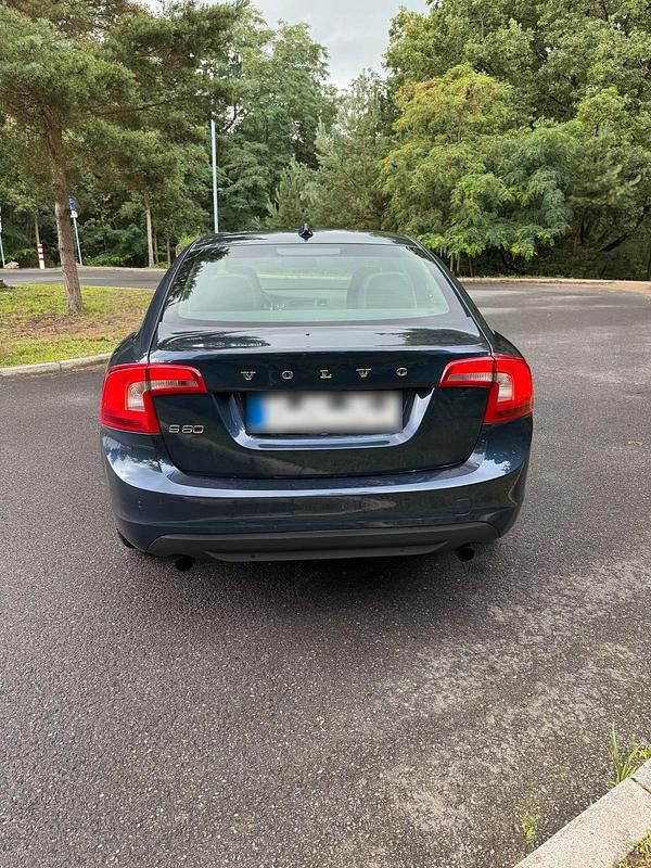 Gebraucht Volvo S60 Momentum 150 PS (110 kW) 2011 Blau Limousine