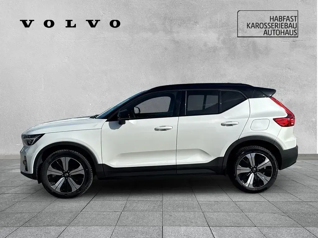 Gebraucht Volvo XC40 Plus 169 kW (231 PS) 2023 Crystal white / metallic SUV