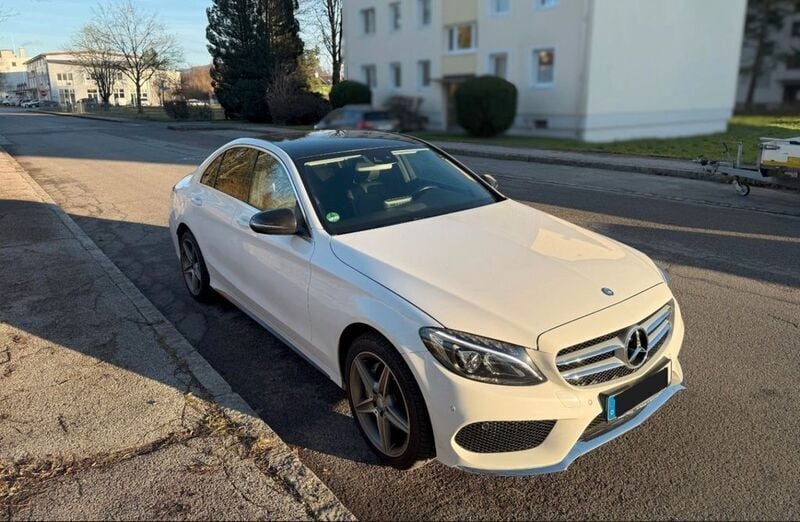 Weiß Gebraucht 2015 Mercedes C220 AMG line Limousine | 21.500 € (Fairer Preis) - Bild 1/4