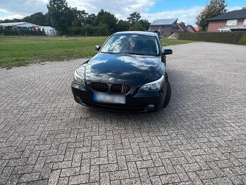 Schwarz Gebraucht 2009 BMW 520 Limousine | 5.500 € (Fairer Preis) - Bild 1/4