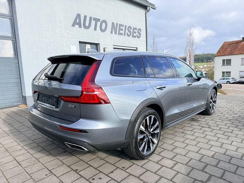 Gebraucht Volvo V60 CC Pro 200 PS (147 kW) 2020 Grau Kombi