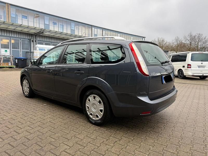 Usata Ford Focus 100 CV (73 kW) 2010 Grigio Station wagon