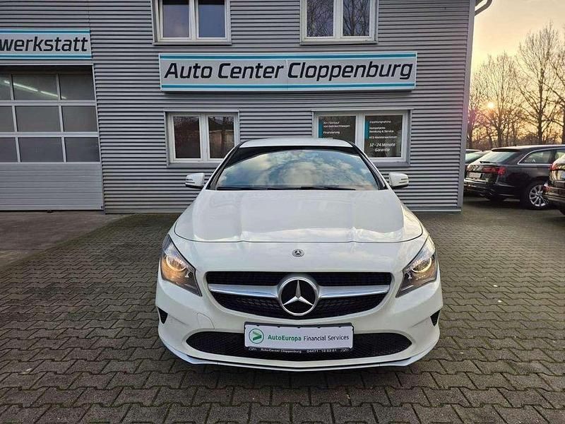 Gebraucht Mercedes CLA200 Shooting Brake 136 PS (100 kW) 2017 Calcitweiss  unilack Kombi