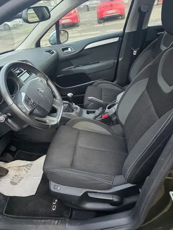 Gebraucht Citroën C4 SELECTION 120 PS (88 kW) 2013 Braun Limousine