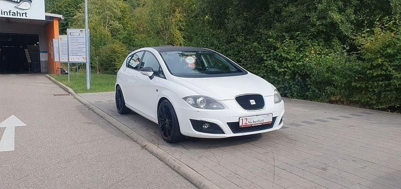 Weiß Gebraucht 2012 Seat Leon Copa Limousine | 6.490 € (Superpreis) - Bild 1/4