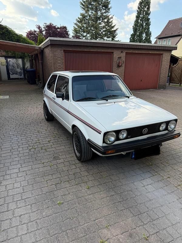 Gebraucht VW Golf I 50 PS (36 kW) 1983 Weiß Kleinwagen