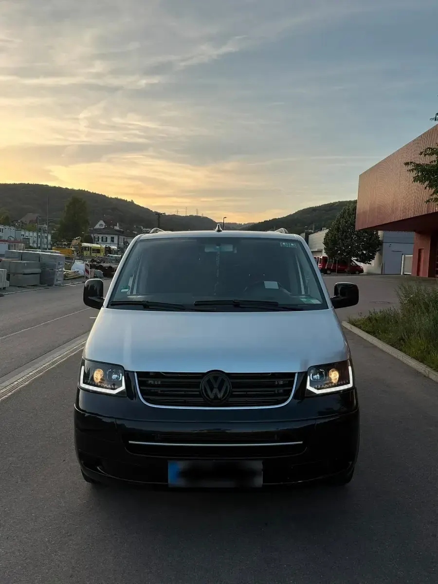 Gebraucht VW Multivan 131 PS (96 kW) 2005 Silber Van / Kleinbus