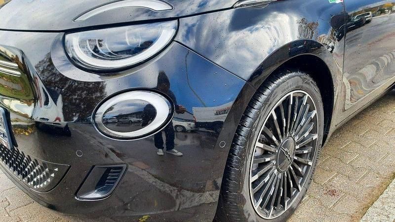 Gebraucht Fiat 500e 86 kW (118 PS) 2022 Schwarz Cabrio