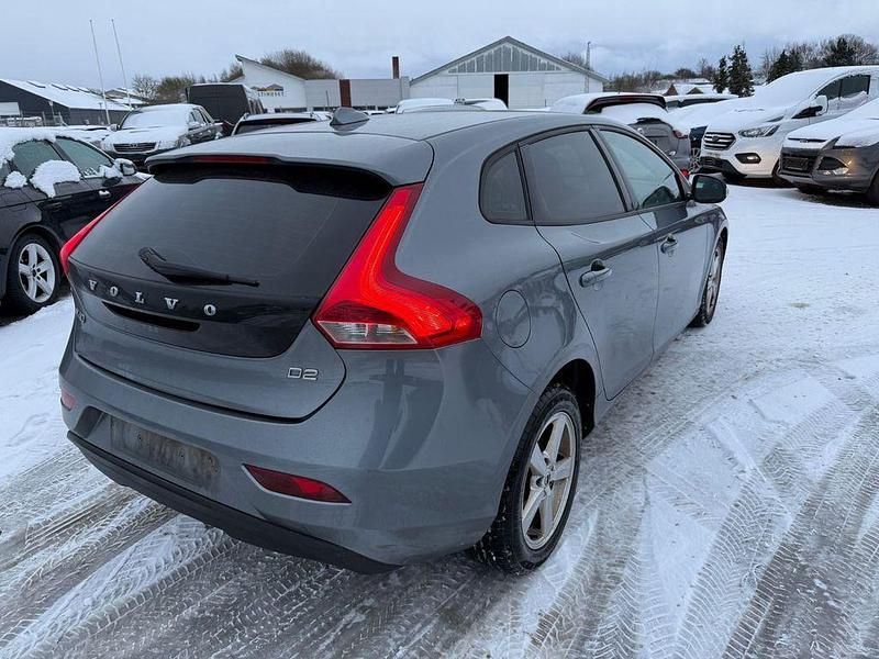 Gebraucht Volvo V40 Kinetic 120 PS (88 kW) 2016 Grau Limousine