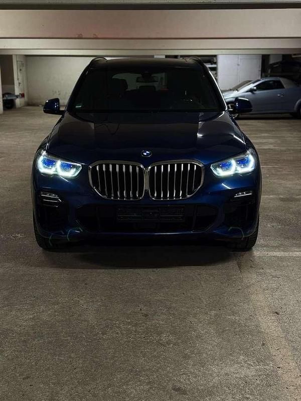 Blau Gebraucht 2019 BMW X5 M Sport SUV | 49.900 € - Bild 1/4