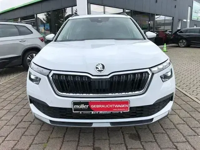 Gebraucht Skoda Kamiq Tour 150 PS (110 kW) 2023 Weiß (moonweiss metallic) SUV