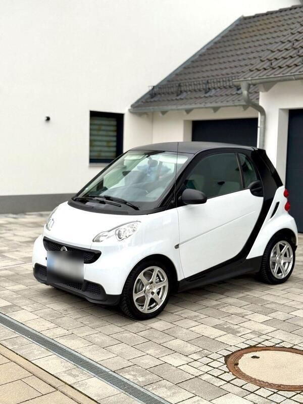 Weiß Gebraucht 2012 Smart ForTwo Coupé Coupé | 5.500 € (Fairer Preis) - Bild 1/4