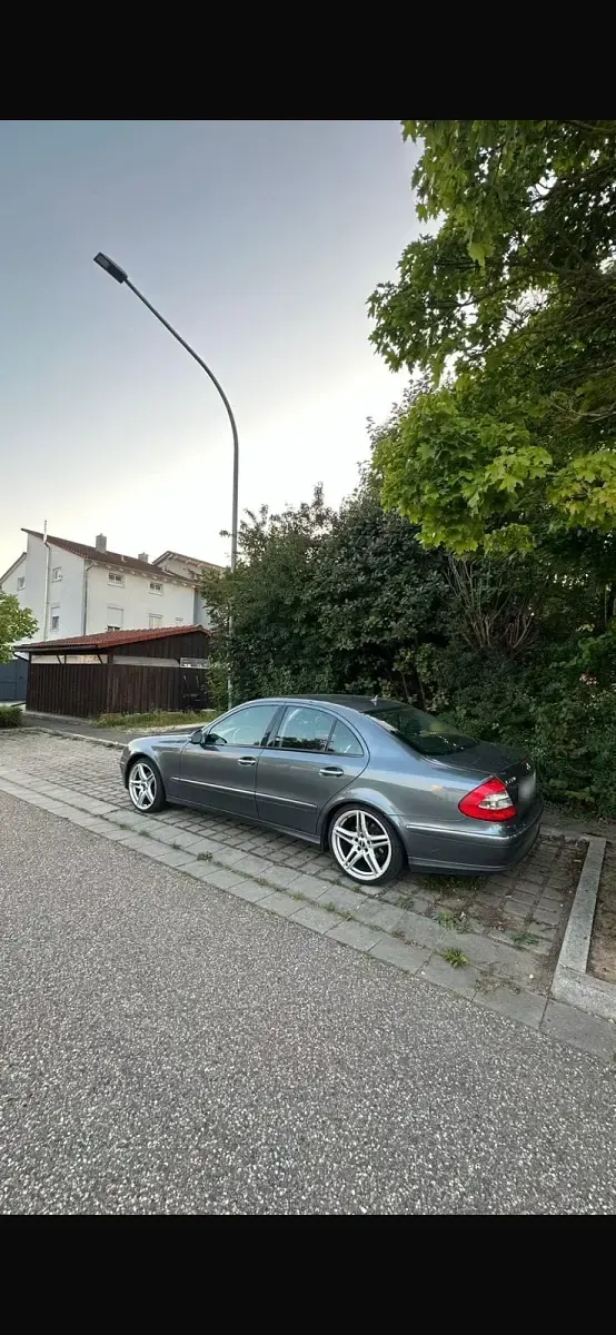 Brugt Mercedes E220 170 HK (125 kW) 2007 Sølv Sedan