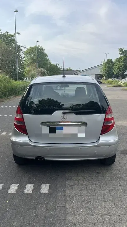 Gebraucht Mercedes A180 Elegance 109 PS (80 kW) 2006 Silber Van / Kleinbus