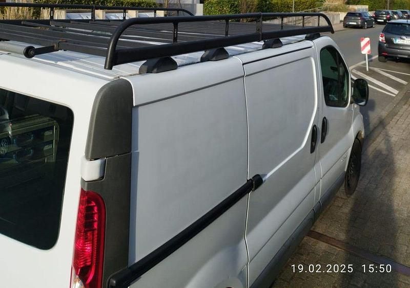 Weiß Gebraucht 2012 Renault Trafic Van | 7.899 € (Guter Preis) - Bild 1/4