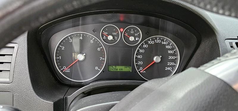 Gebraucht Ford C-MAX 116 PS (85 kW) 2003 Silber Van / Kleinbus