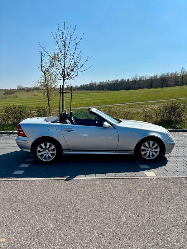 Gebraucht Mercedes SLK230 196 PS (144 kW) 2000 Silber Cabrio