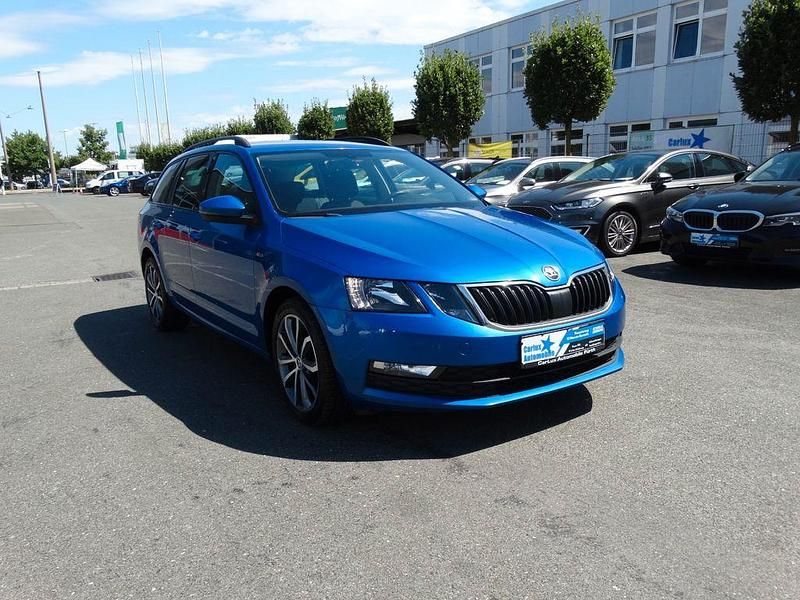 Blau Gebraucht 2019 Skoda Octavia Soleil Kombi | 11.280 € (Guter Preis) - Bild 1/4