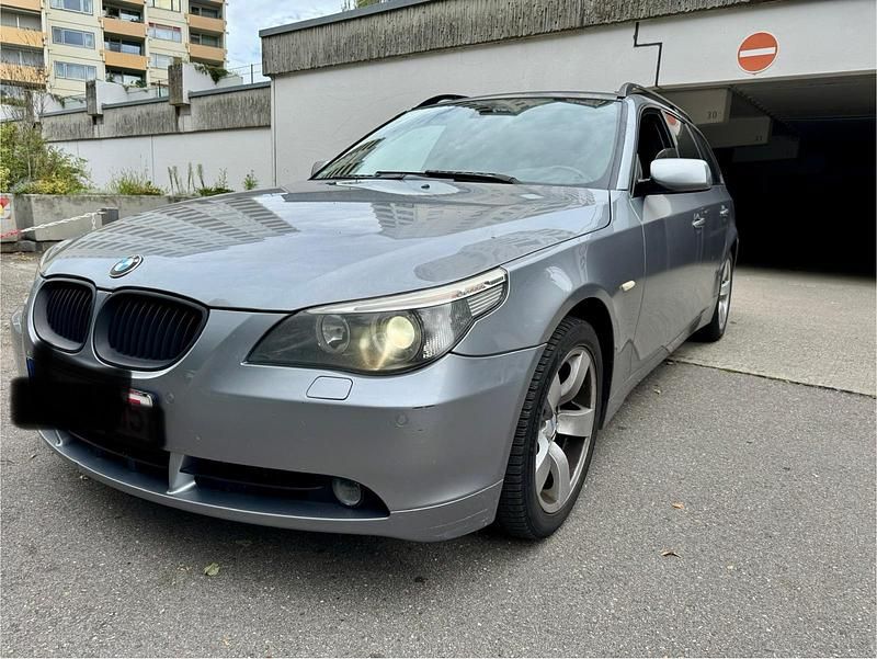 Grau Gebraucht 2006 BMW 530 Kombi | 1.999 € (Superpreis) - Bild 1/4