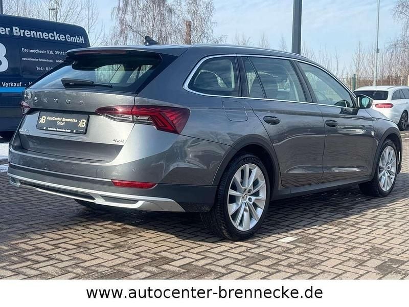 Gebraucht Skoda Octavia Scout 4x4 200 PS (147 kW) 2022 Graphite grey Kombi