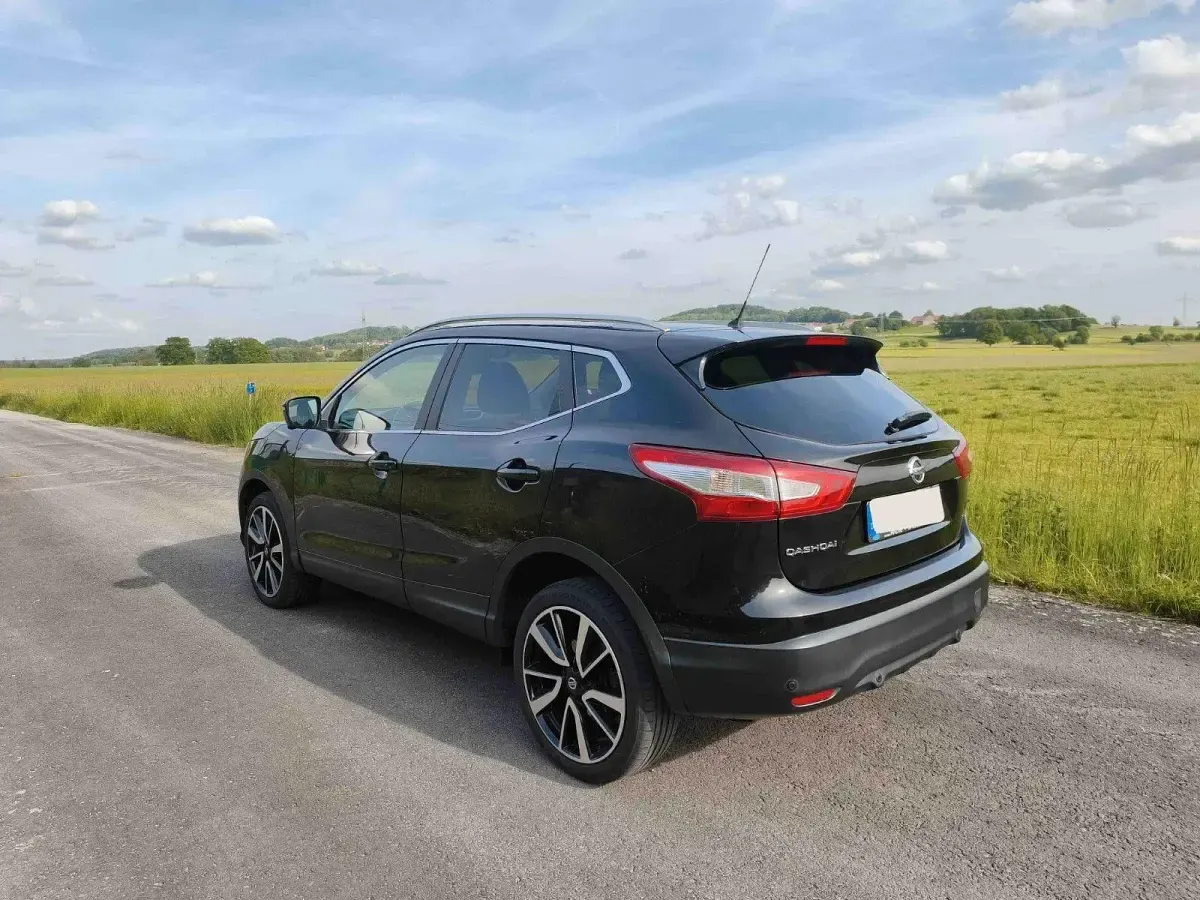 Gebraucht Nissan Qashqai N-Connecta 163 PS (119 kW) 2016 Schwarz SUV