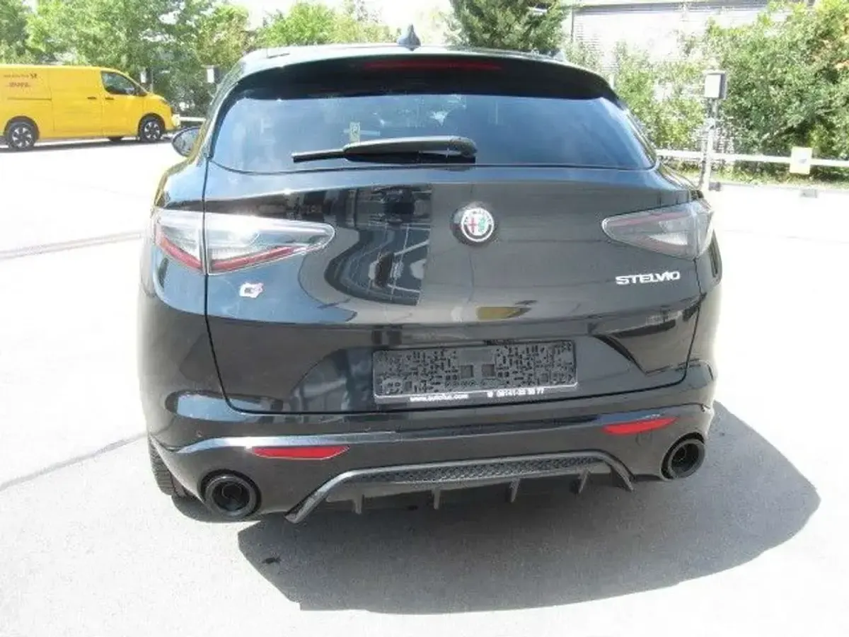 Gebraucht Alfa Romeo Stelvio Veloce 209 PS (153 kW) 2025 Nero vulcano SUV