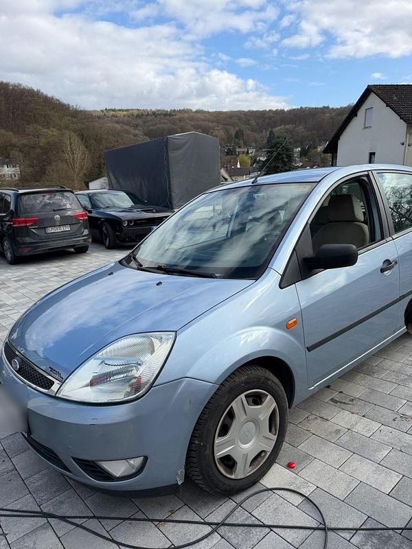 Gebraucht Ford Fiesta 60 PS (44 kW) 2004 Blau Kleinwagen