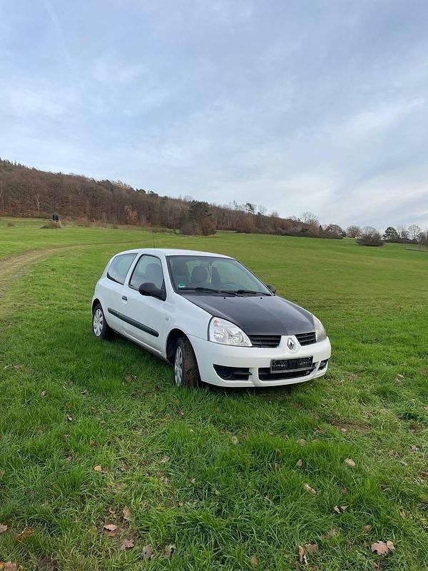 Gebraucht Renault Clio GrandTour Campus 58 PS (42 kW) 2011 Weiß Kombi