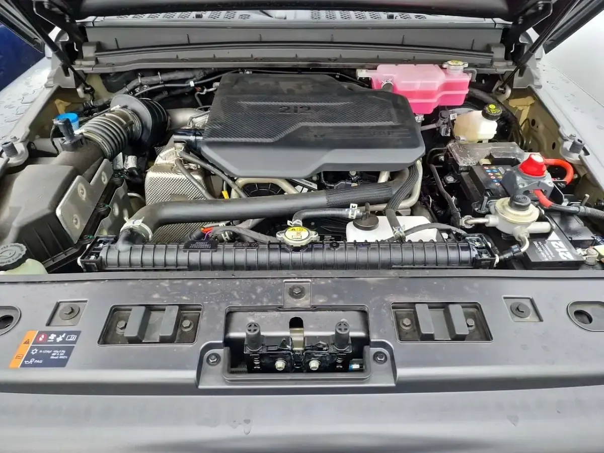 Neu BAW 212 166 PS (122 kW) 2026 Grau SUV