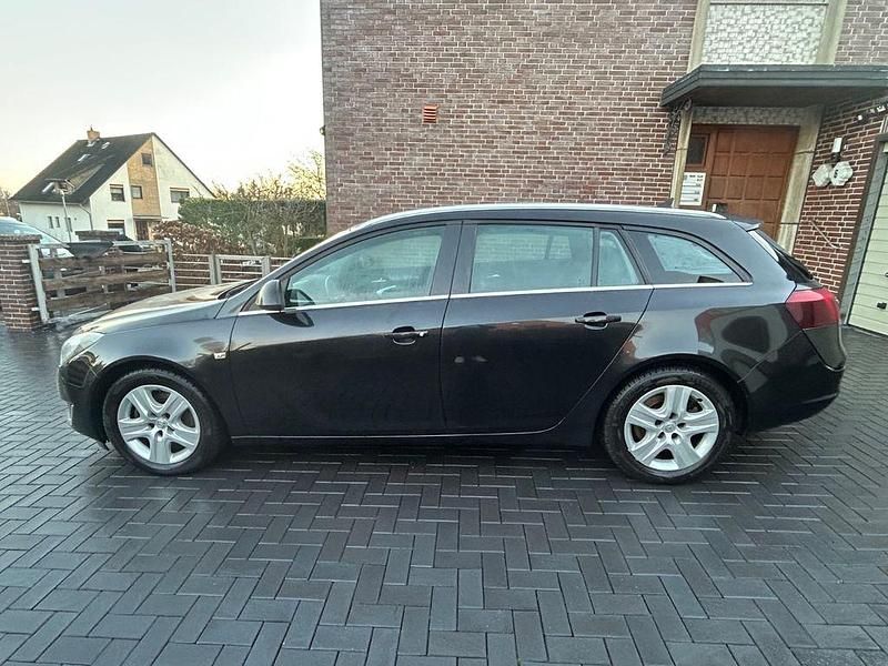 Gebraucht Opel Insignia Business 120 PS (88 kW) 2014 Schwarz Kombi
