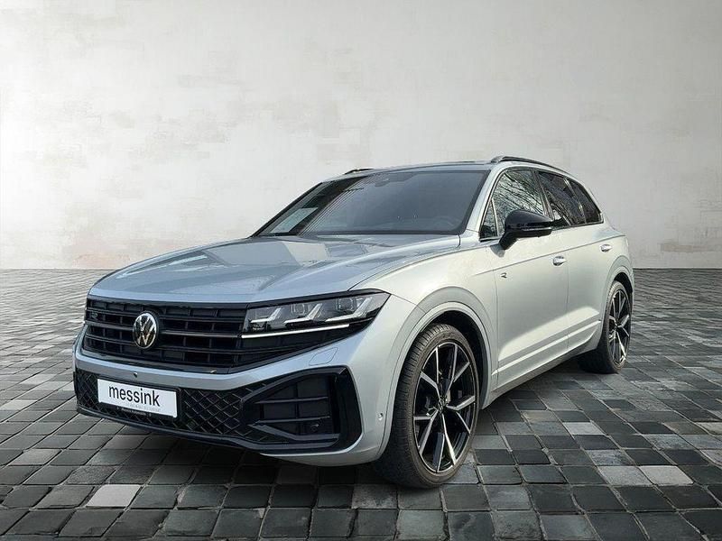 Gebraucht VW Touareg R-line 286 PS (210 kW) 2025 Oyster silver metallic SUV