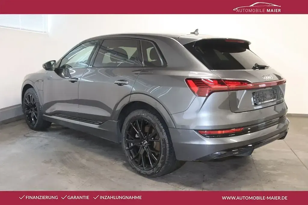 Gebraucht Audi e-tron S-Line 300 kW (408 PS) 2023 Daytonagrau perleffekt SUV