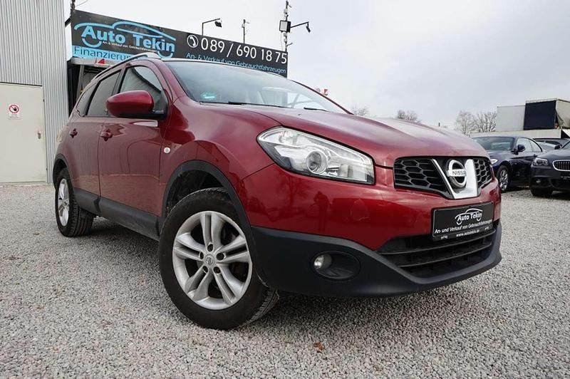 New red (m) Gebraucht 2011 Nissan Qashqai +2 Acenta SUV | 7.950 € (Etwas zu teuer) - Bild 1/3