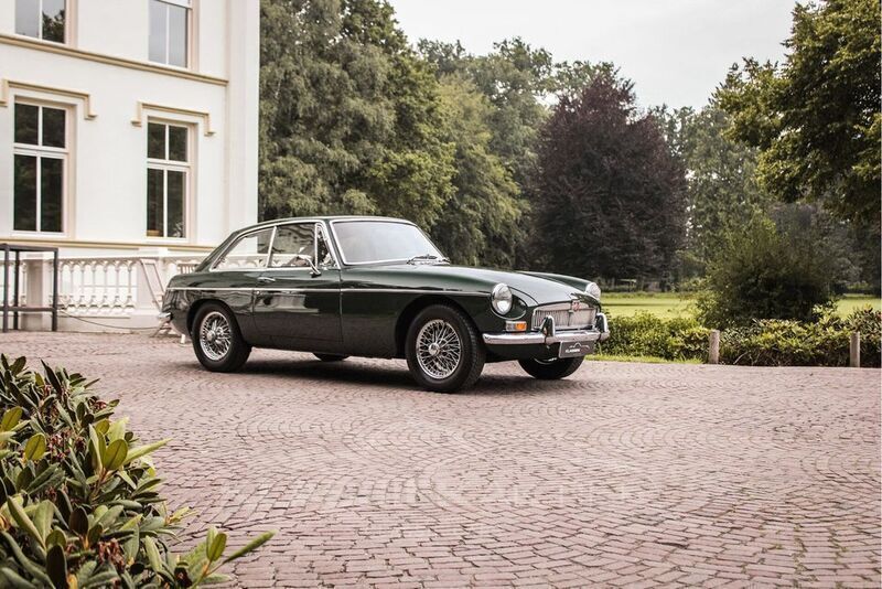 Grün Gebraucht 1968 MG B GT Coupé | 16.950 € - Bild 1/4