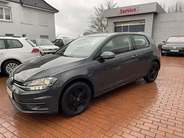 Gebraucht VW Golf VII Trendline 86 PS (63 kW) 2018 Grau Limousine